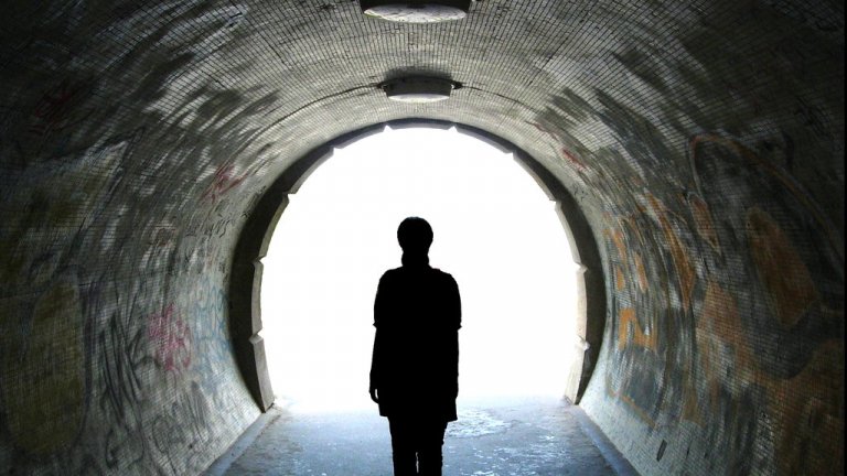 Light_and_Jul_in_the_Tunnel_by_erpete