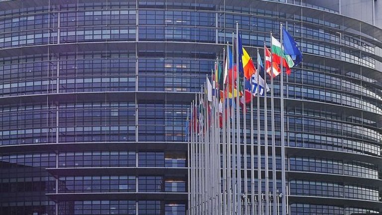 european-parliament-1274765_640