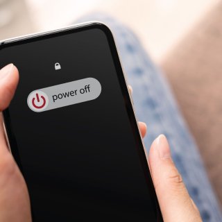 Все повече българи си поставят граници в употребата на мобилни устройства, според проучване