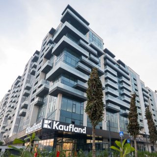 Kaufland откри първия си магазин в България с нова концепция и кауза в подкрепа на младите актьори