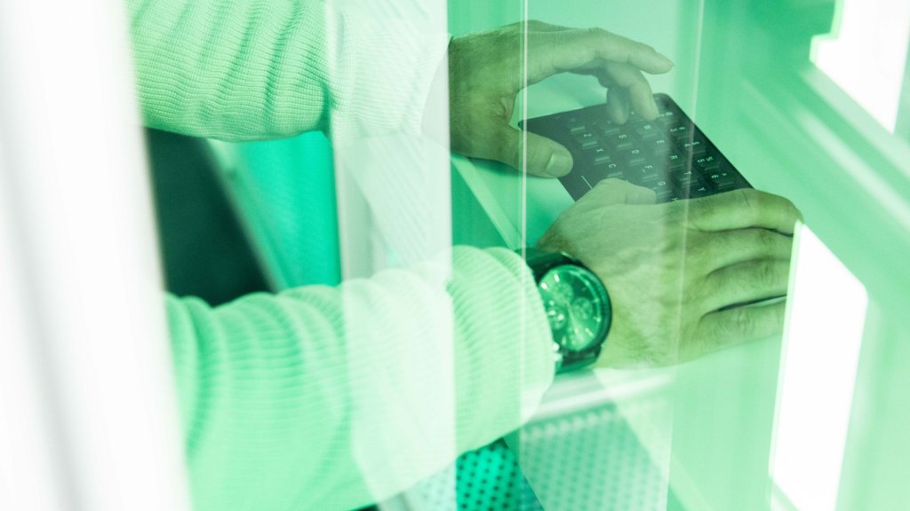 Писане на чернови, schema, анализи: 20 практически приложения на AI в SEO