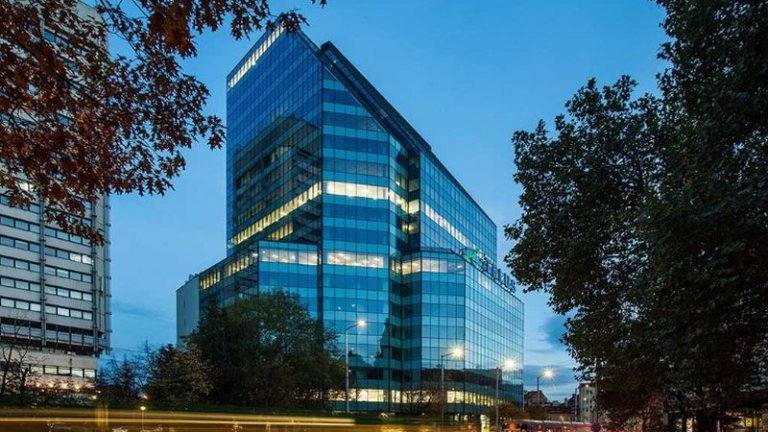 КЗК е одобрила собственикът на Пощенска банка да купи Telus Tower в София