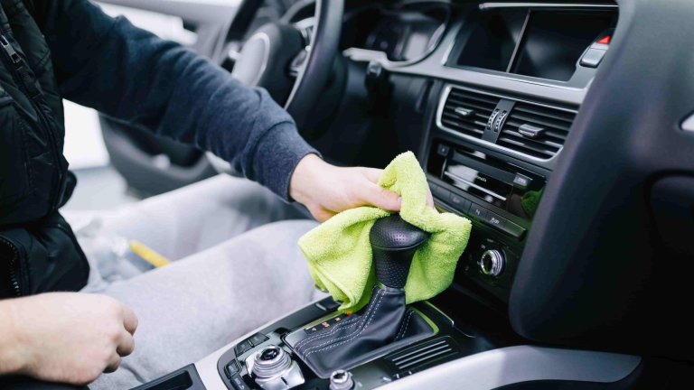 Как да почистваме автомобила правилно?