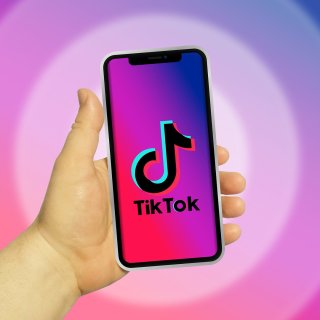 TikTok узрява като платформа и ръстът при профилите на брандовете се забавя
