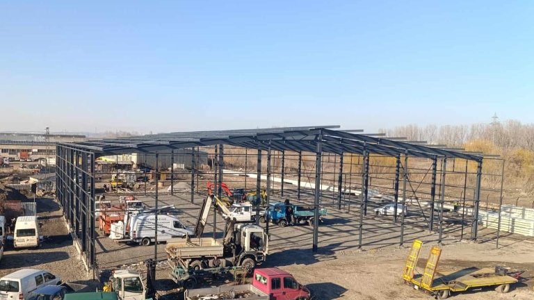 Първата компания, закупила терен в промишлена зона "Юг" на Бургас, строи базата си