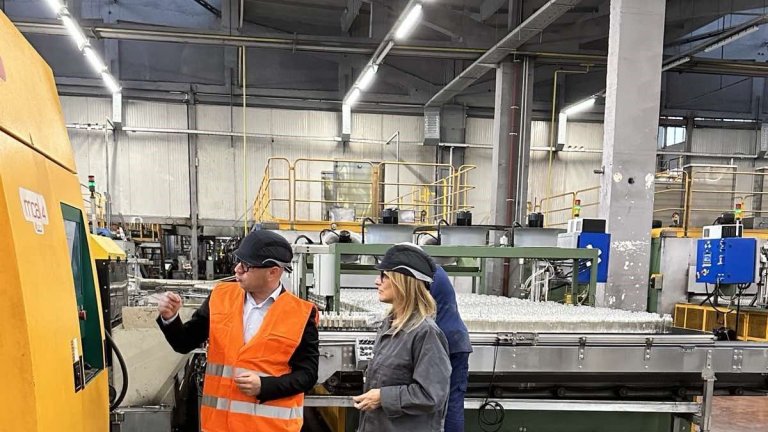 Стъкларският завод "Рубин" в Плевен се модернизира и разширява с инвестиция за 110 млн. лева