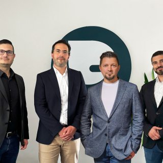 Собствениците на SEOMAX придобиват дялове от GombaShop