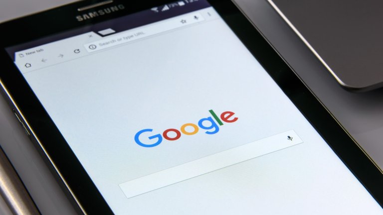 Google тества заплащане на издатели за използване на съдържанието им в AI Mode, AI Overviews и Gemini