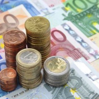 ЕС ограничава плащанията в брой до 10 хил. евро и създава специален орган за борба с прането на пари