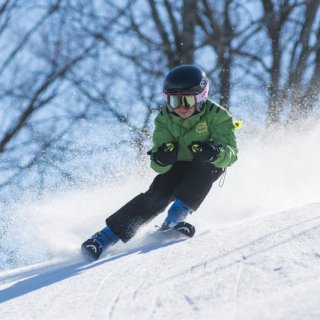 Amer Sports строи втора фабрика за ски оборудване в България