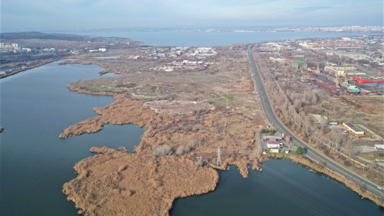 Компания за производство на седалки и акустични стенни панели за кино салони и зали ще строи завод в Бургас