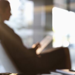 Хибридната работа ускорява кариерното израстване и равенството на жените, според изследване